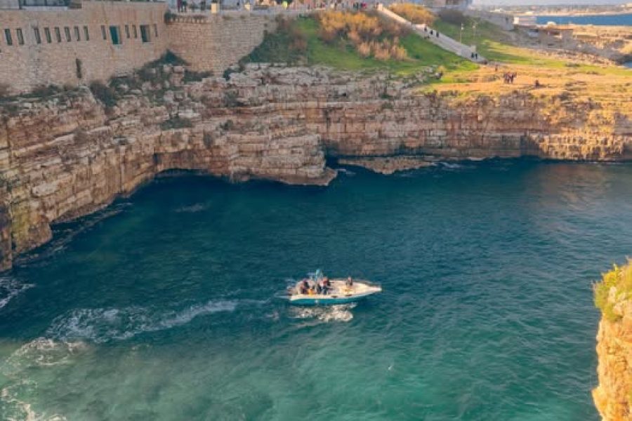 rejs w polignano po polsku